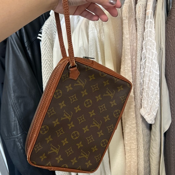 AUTHENTIC LOUIS VUITTON Monogram Brown Wristlet/Clutch Bag - Picture 1 of 17